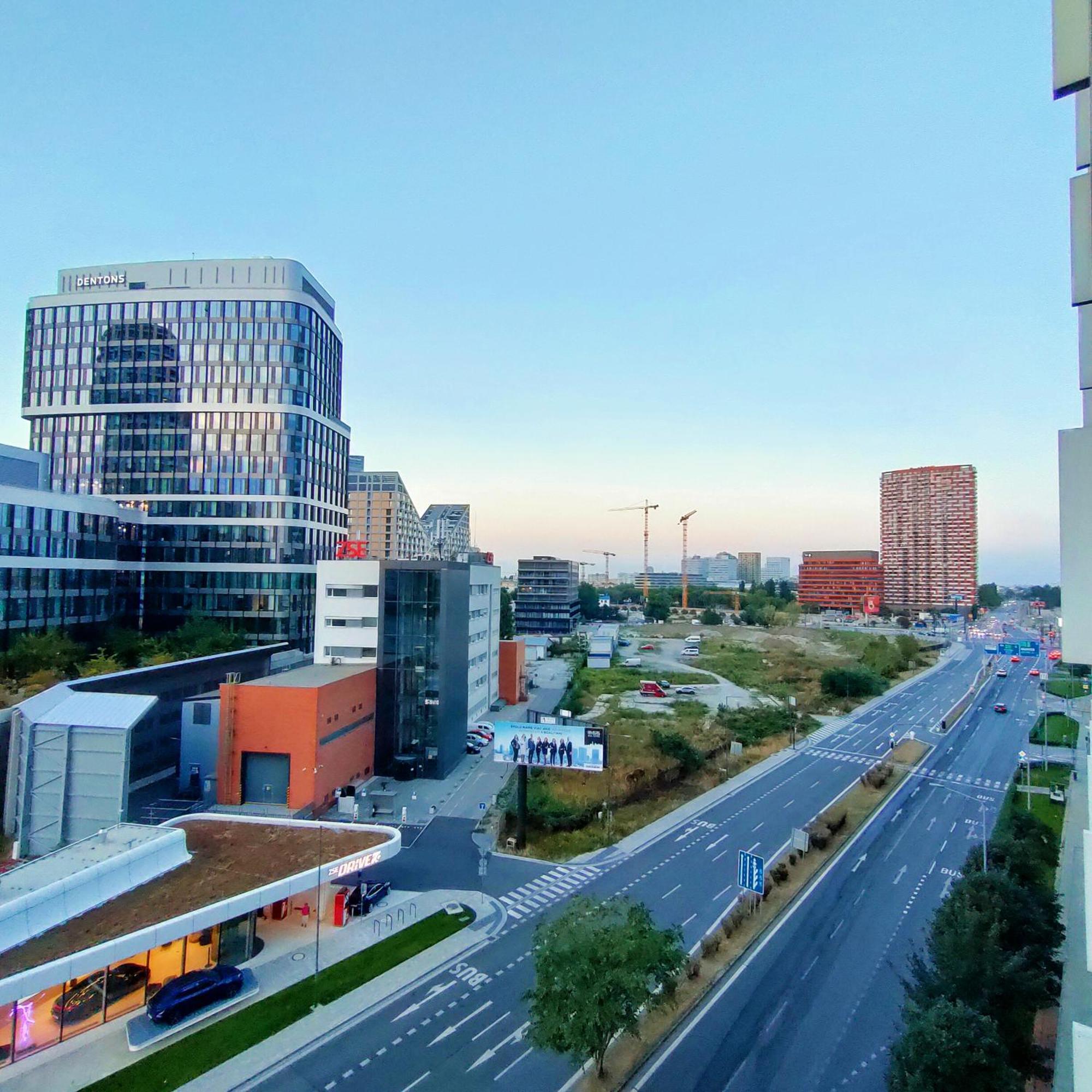Sag Panorama City Free Parking Bratislava Eksteriør bilde